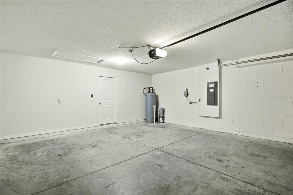 For Rent: $2,200 (3 beds, 2 baths, 1405 Square Feet)