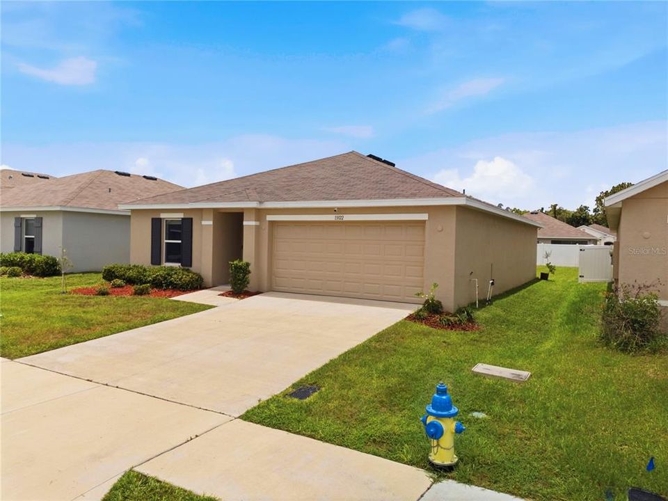 For Rent: $2,200 (3 beds, 2 baths, 1405 Square Feet)