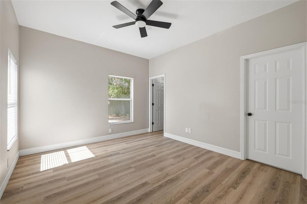 For Sale: $469,900 (4 beds, 3 baths, 1624 Square Feet)
