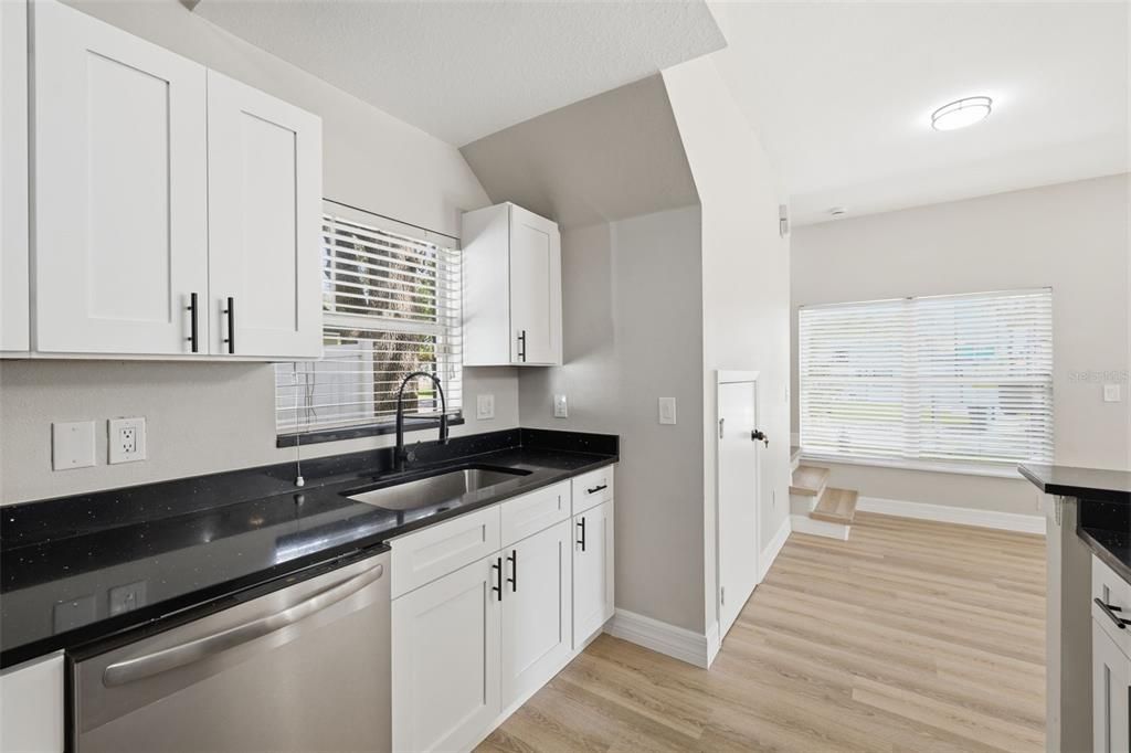 For Sale: $469,900 (4 beds, 3 baths, 1624 Square Feet)