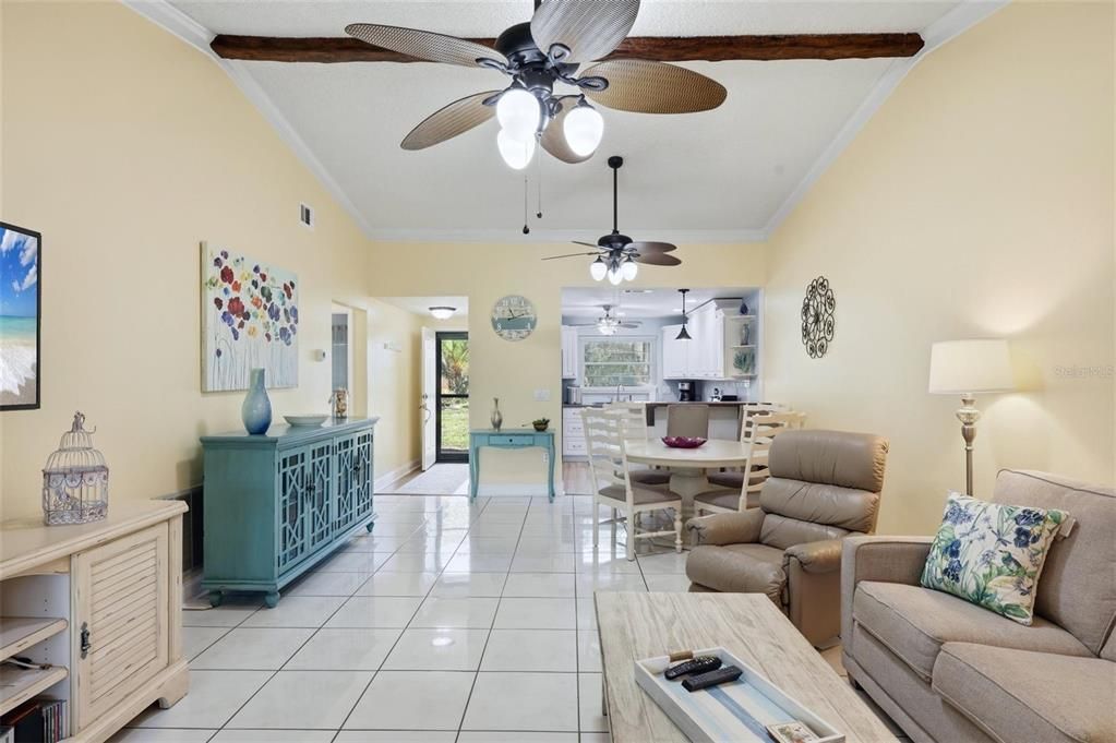 For Rent: $2,395 (2 beds, 2 baths, 1226 Square Feet)