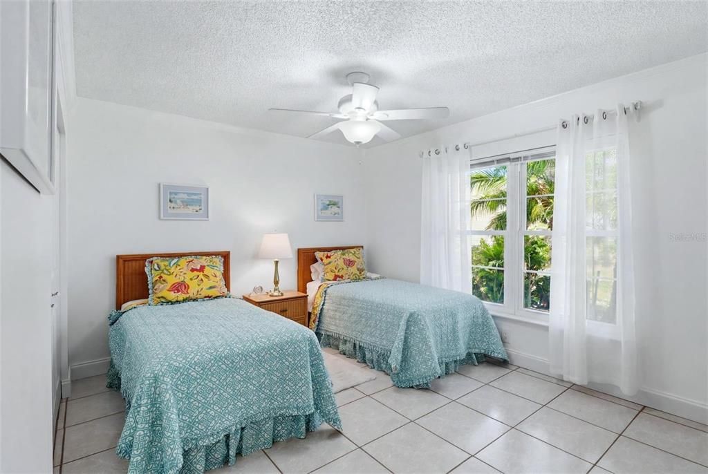For Rent: $2,395 (2 beds, 2 baths, 1226 Square Feet)
