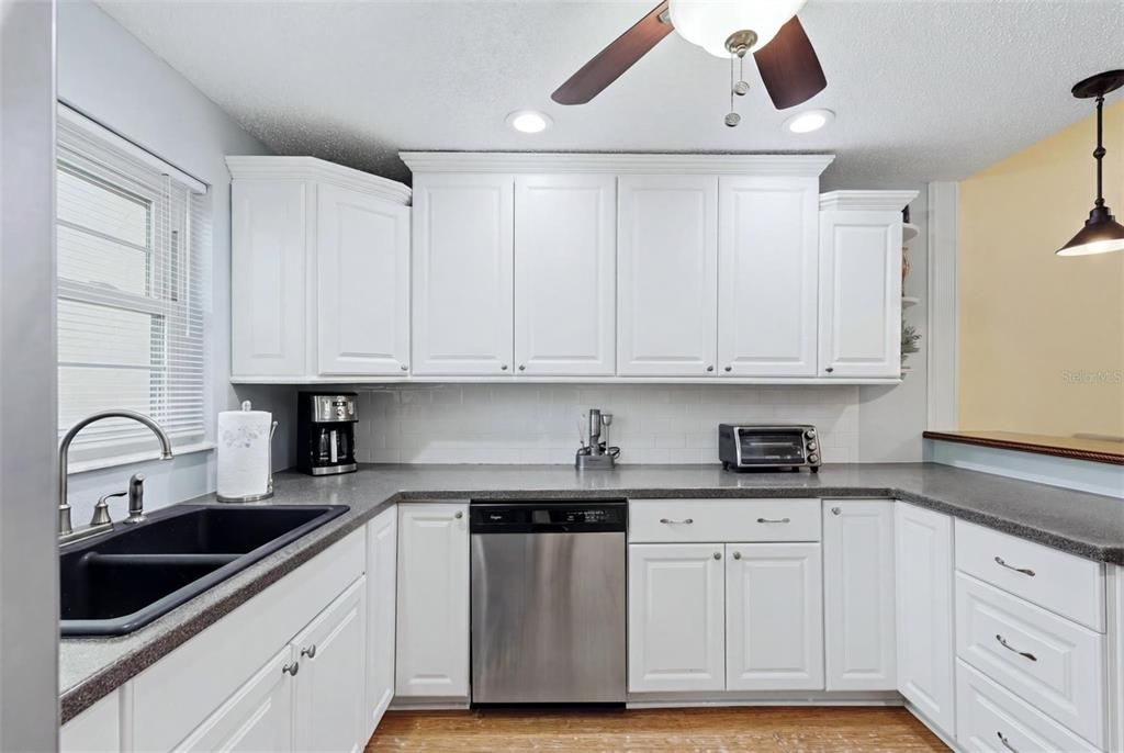 For Rent: $2,395 (2 beds, 2 baths, 1226 Square Feet)