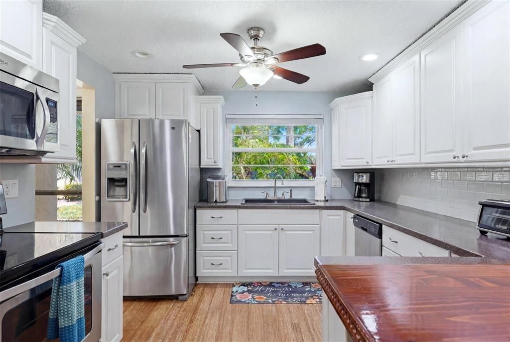 For Rent: $2,395 (2 beds, 2 baths, 1226 Square Feet)