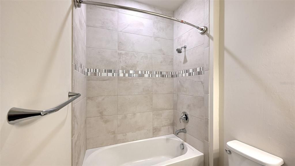 En Venta: $1,125,000 (4 camas, 3 baños, 4232 Pies cuadrados)