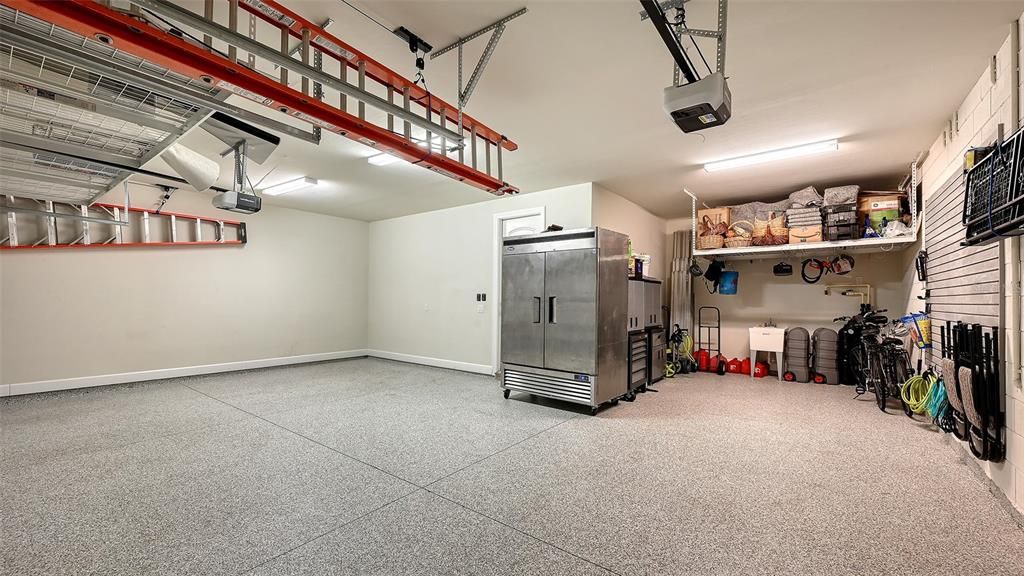 En Venta: $1,125,000 (4 camas, 3 baños, 4232 Pies cuadrados)