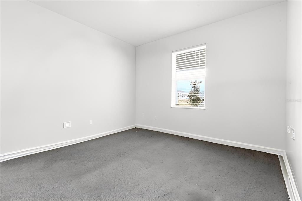 For Sale: $460,000 (4 beds, 2 baths, 1873 Square Feet)