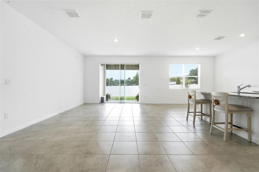 For Sale: $460,000 (4 beds, 2 baths, 1873 Square Feet)