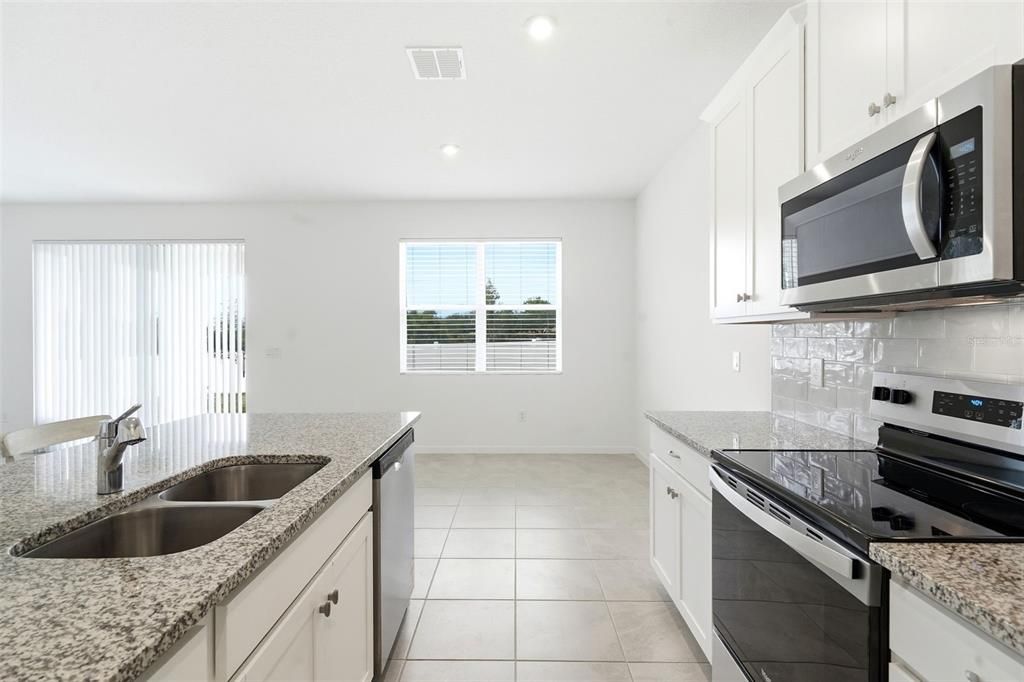 For Sale: $460,000 (4 beds, 2 baths, 1873 Square Feet)