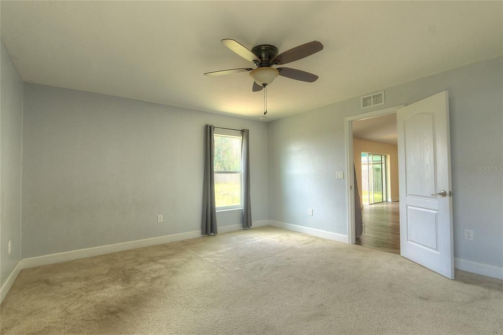 For Sale: $300,000 (4 beds, 2 baths, 1796 Square Feet)