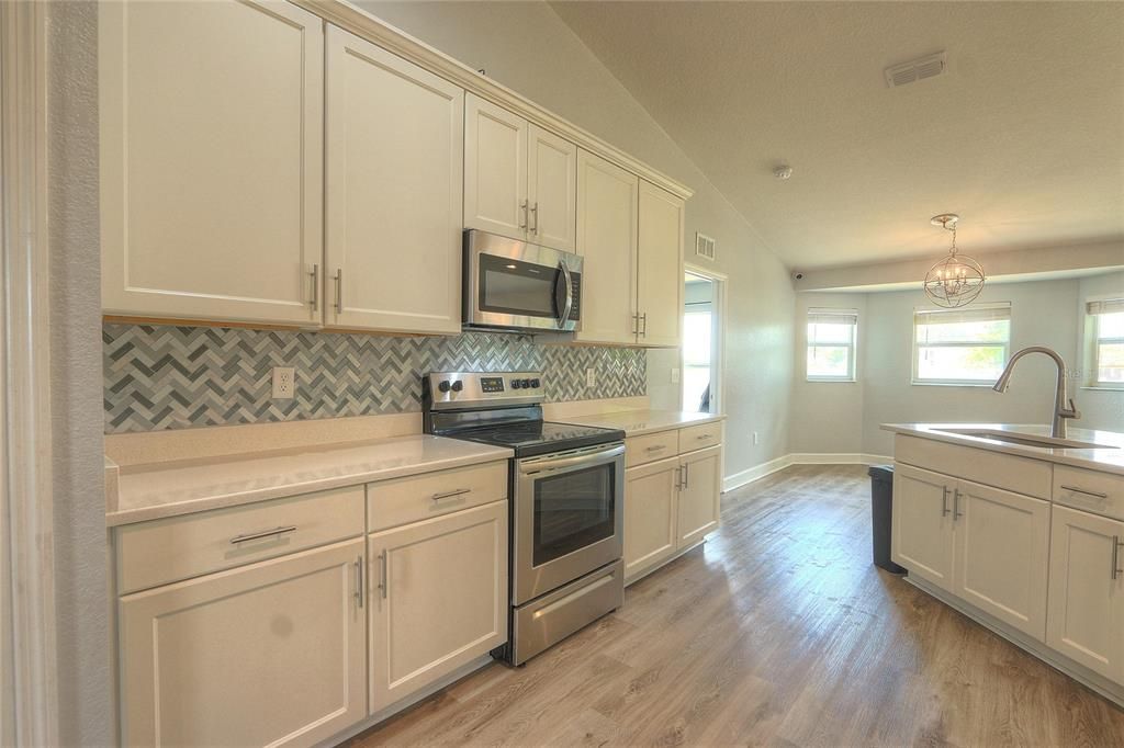 For Sale: $300,000 (4 beds, 2 baths, 1796 Square Feet)