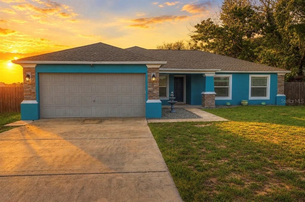 For Sale: $300,000 (4 beds, 2 baths, 1796 Square Feet)