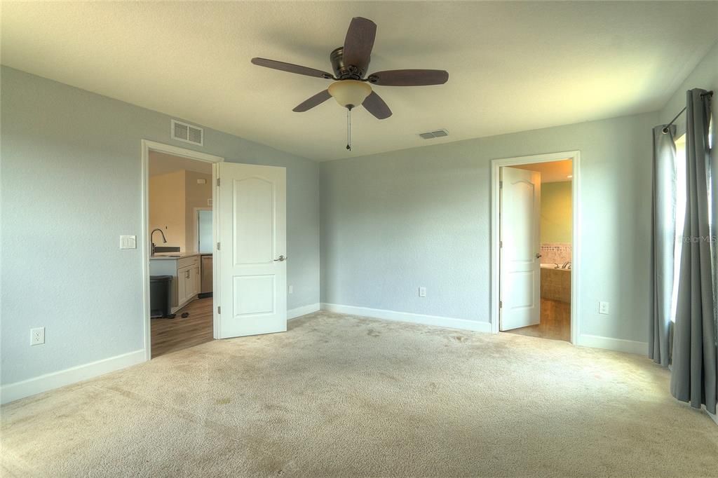 For Sale: $300,000 (4 beds, 2 baths, 1796 Square Feet)