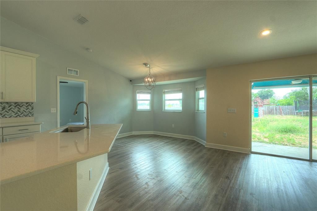 For Sale: $300,000 (4 beds, 2 baths, 1796 Square Feet)