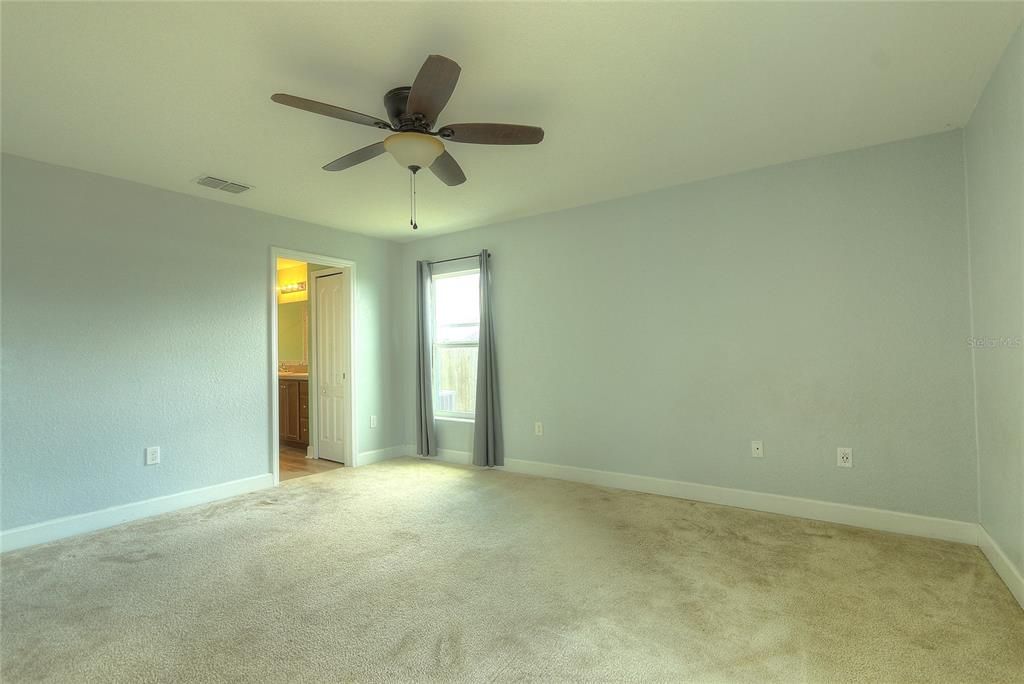 For Sale: $300,000 (4 beds, 2 baths, 1796 Square Feet)