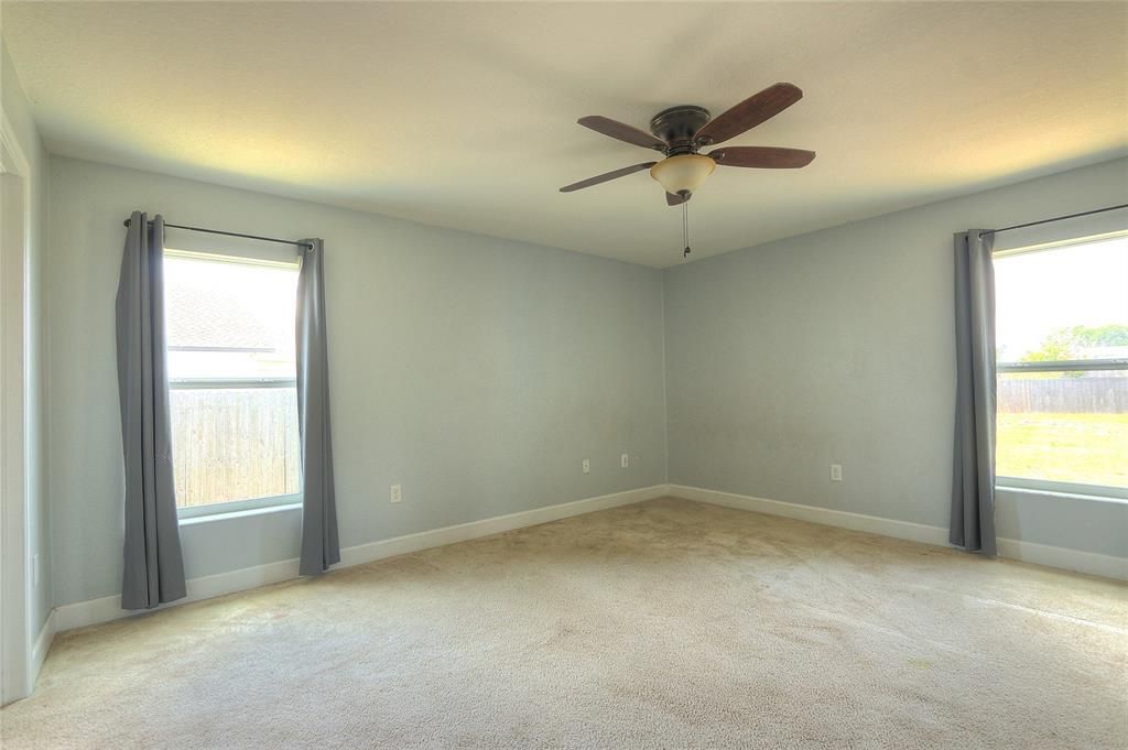 For Sale: $300,000 (4 beds, 2 baths, 1796 Square Feet)