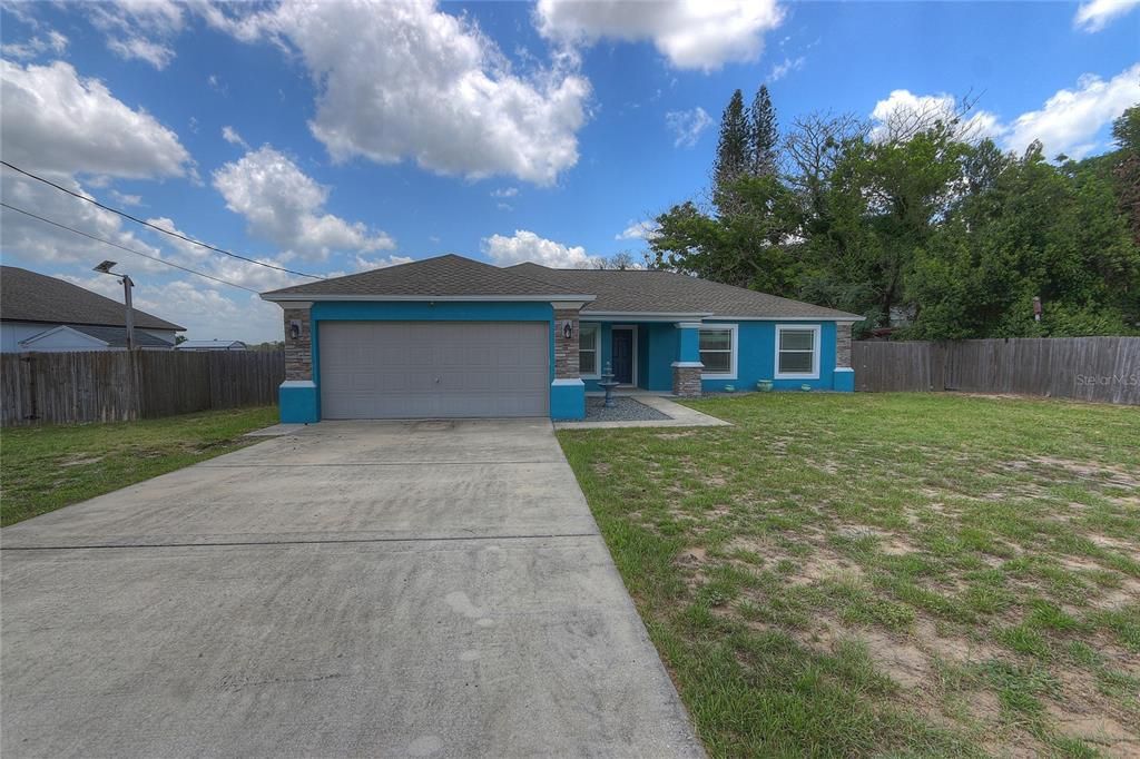 For Sale: $300,000 (4 beds, 2 baths, 1796 Square Feet)