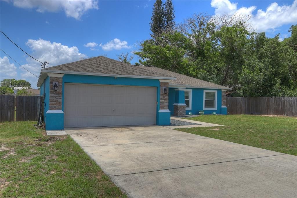 For Sale: $300,000 (4 beds, 2 baths, 1796 Square Feet)