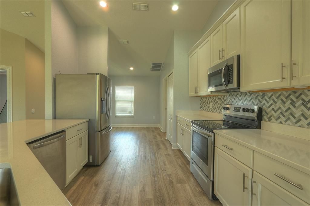 For Sale: $300,000 (4 beds, 2 baths, 1796 Square Feet)