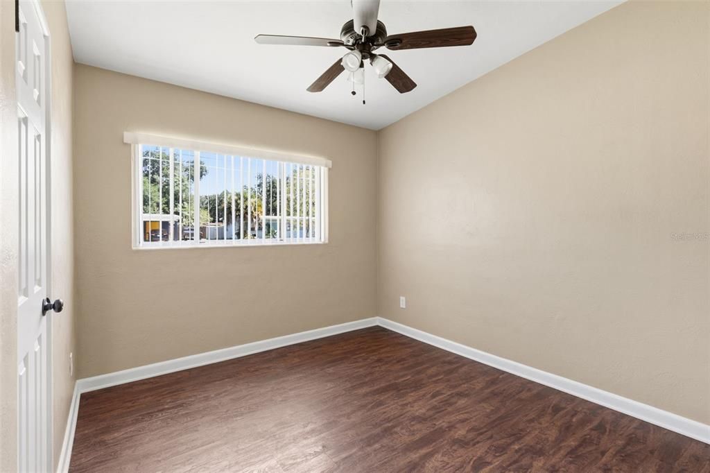 For Sale: $329,900 (3 beds, 1 baths, 1050 Square Feet)