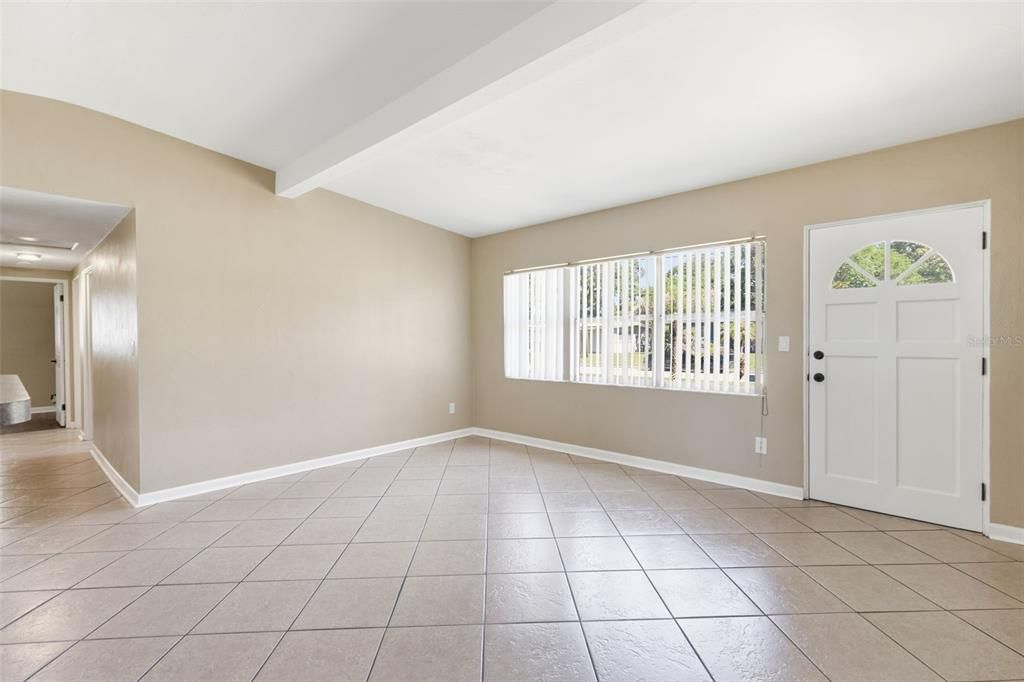 For Sale: $329,900 (3 beds, 1 baths, 1050 Square Feet)