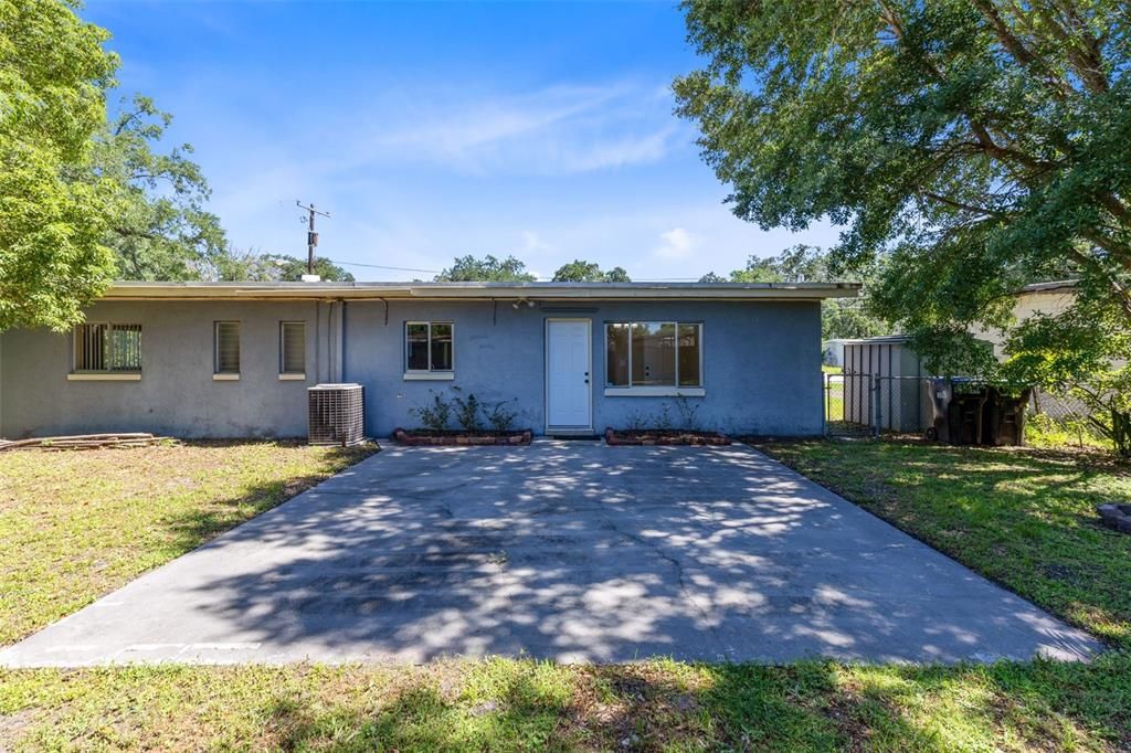 For Sale: $329,900 (3 beds, 1 baths, 1050 Square Feet)