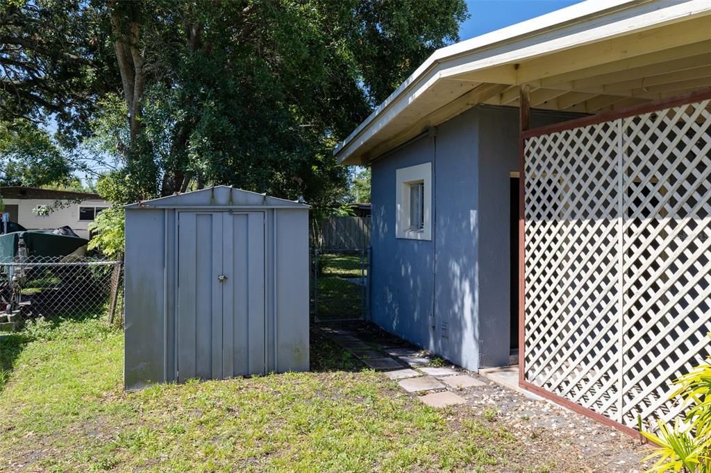 For Sale: $329,900 (3 beds, 1 baths, 1050 Square Feet)