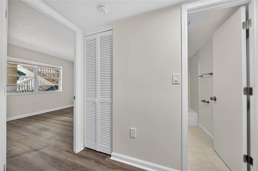 For Sale: $149,000 (2 beds, 1 baths, 860 Square Feet)