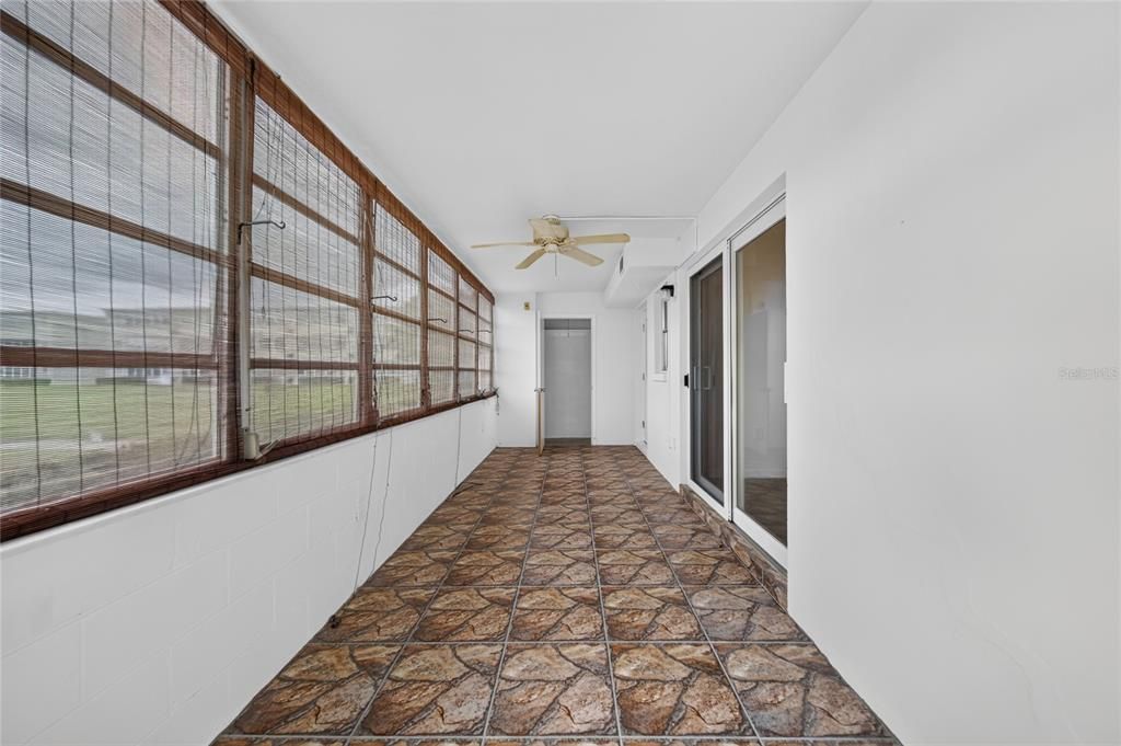 For Sale: $149,000 (2 beds, 1 baths, 860 Square Feet)