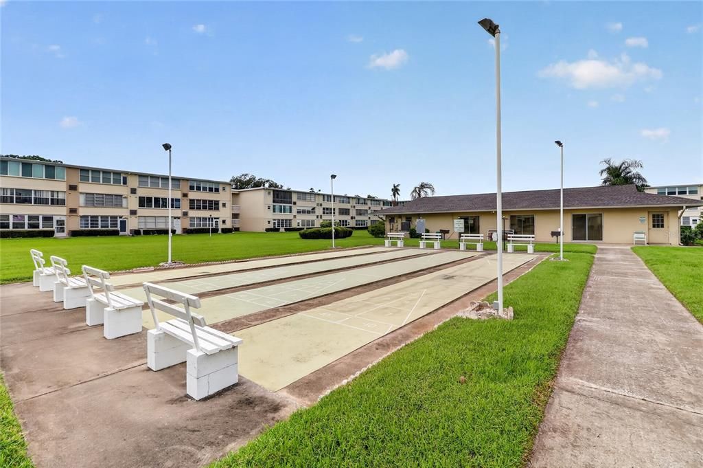 For Sale: $149,000 (2 beds, 1 baths, 860 Square Feet)