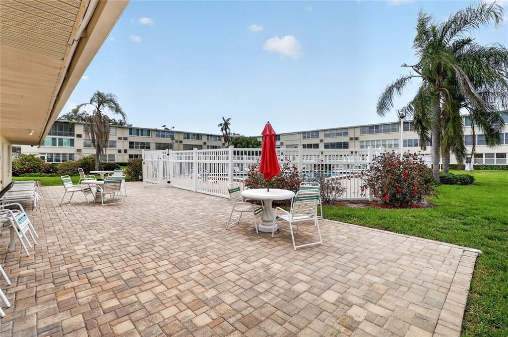 For Sale: $149,000 (2 beds, 1 baths, 860 Square Feet)