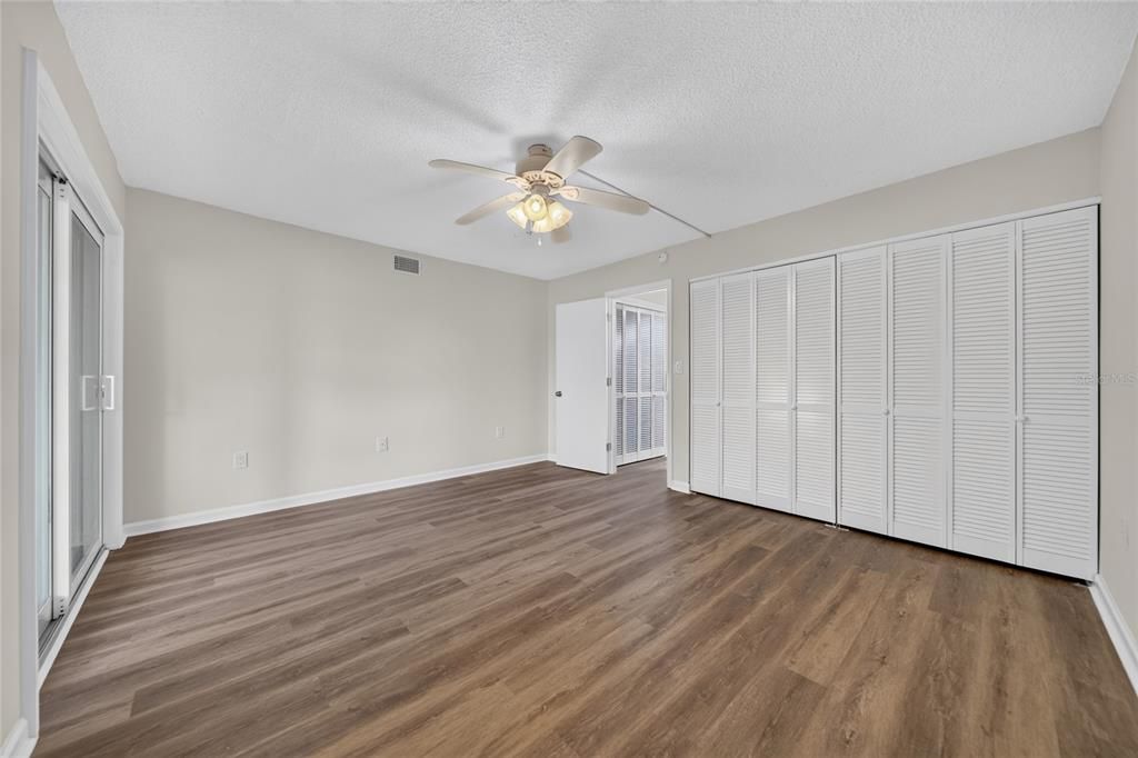 For Sale: $149,000 (2 beds, 1 baths, 860 Square Feet)