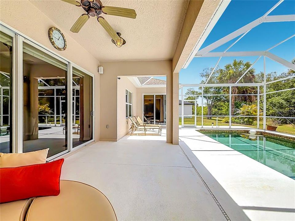 En Venta: $534,900 (3 camas, 3 baños, 2264 Pies cuadrados)