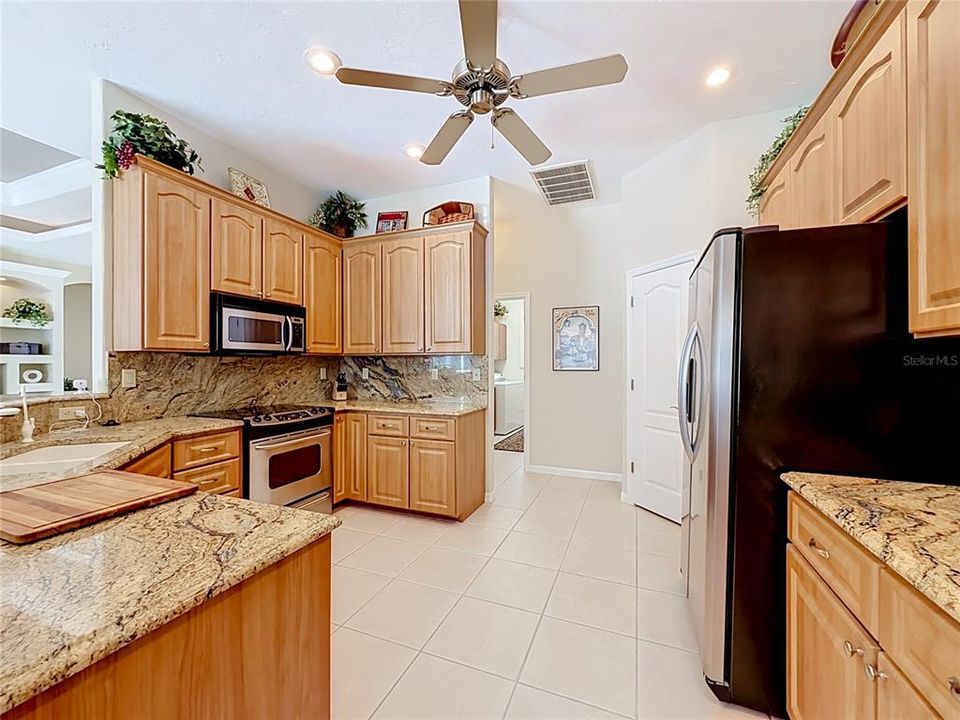 En Venta: $534,900 (3 camas, 3 baños, 2264 Pies cuadrados)