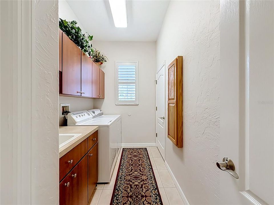 En Venta: $534,900 (3 camas, 3 baños, 2264 Pies cuadrados)
