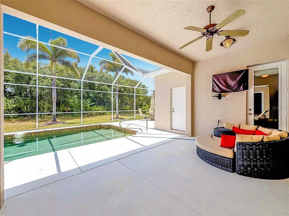En Venta: $534,900 (3 camas, 3 baños, 2264 Pies cuadrados)