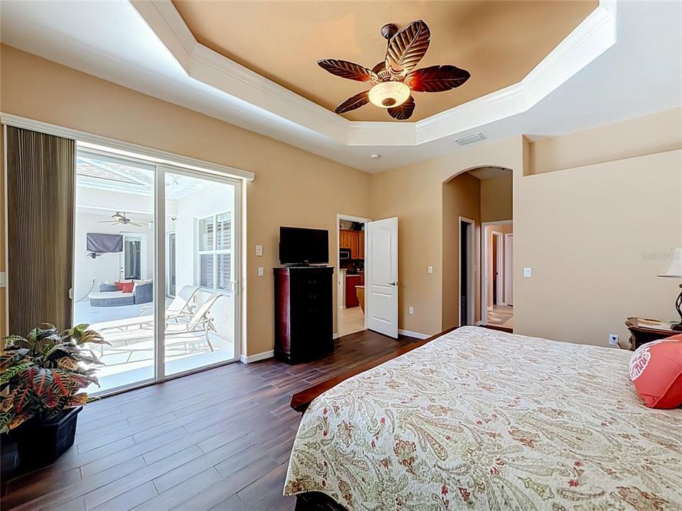 En Venta: $534,900 (3 camas, 3 baños, 2264 Pies cuadrados)