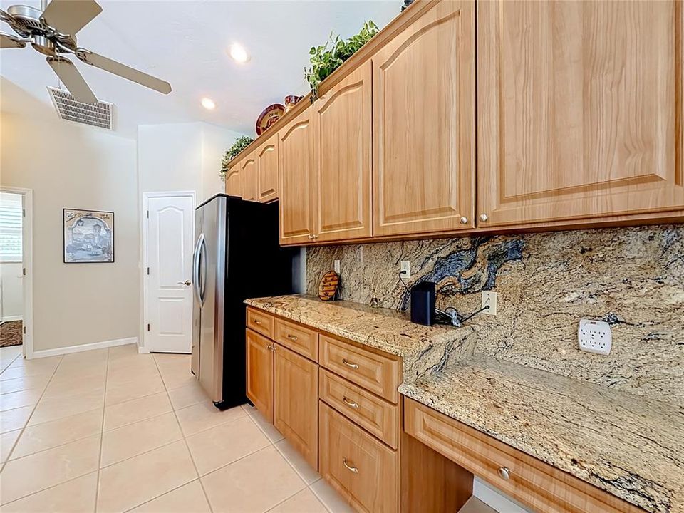 En Venta: $534,900 (3 camas, 3 baños, 2264 Pies cuadrados)