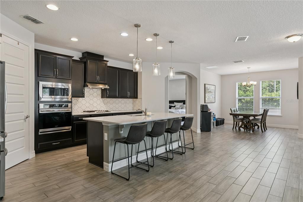 For Sale: $715,000 (4 beds, 3 baths, 2758 Square Feet)