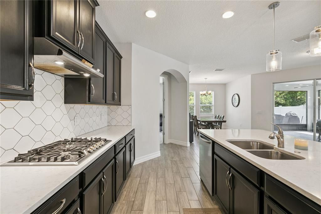 For Sale: $715,000 (4 beds, 3 baths, 2758 Square Feet)