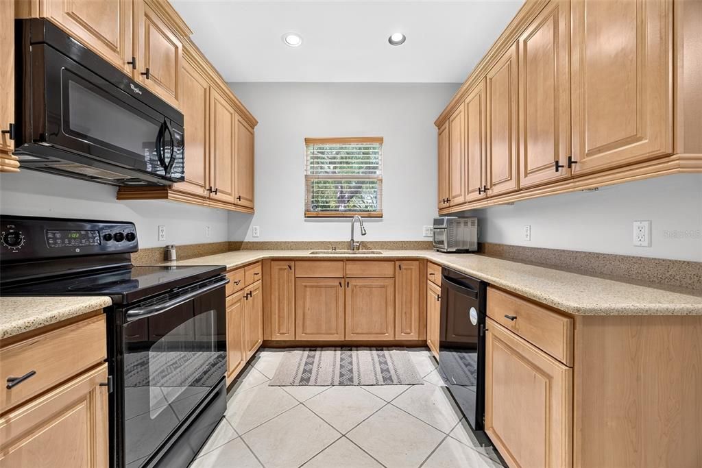 En Venta: $239,900 (3 camas, 2 baños, 1957 Pies cuadrados)