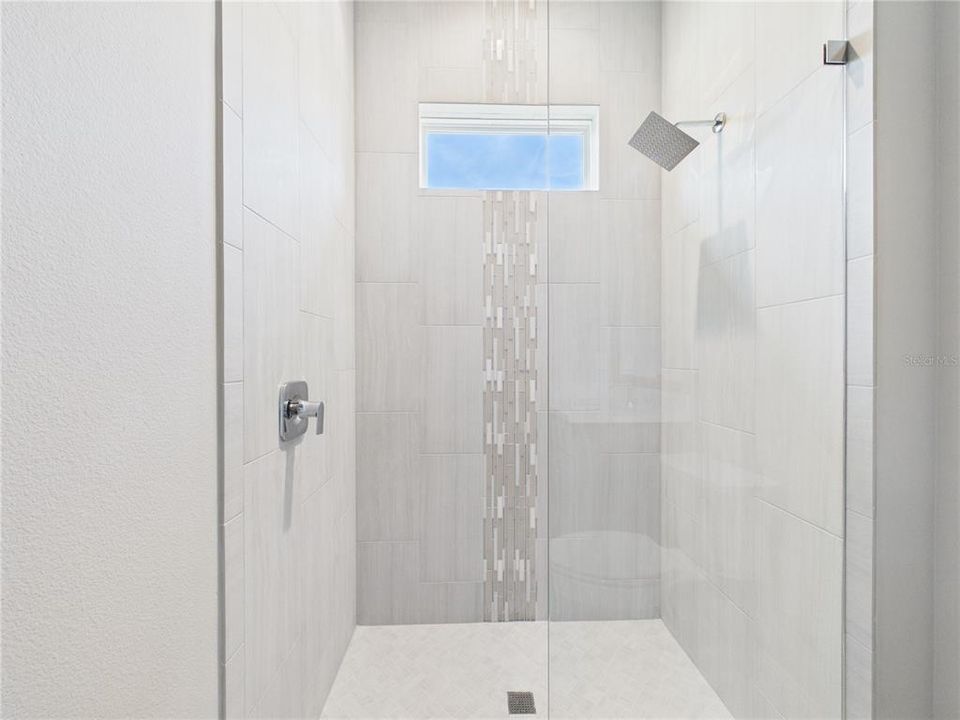 For Sale: $799,900 (3 beds, 3 baths, 2543 Square Feet)