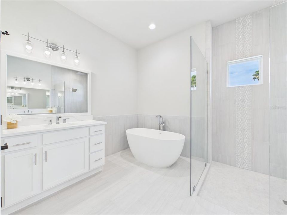 For Sale: $799,900 (3 beds, 3 baths, 2543 Square Feet)