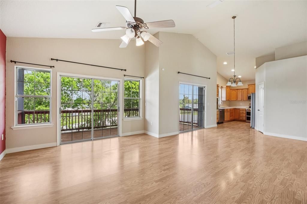 For Sale: $405,000 (3 beds, 3 baths, 2421 Square Feet)