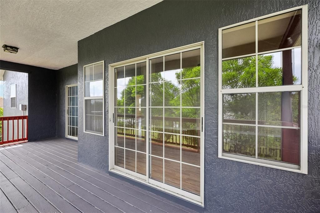 For Sale: $405,000 (3 beds, 3 baths, 2421 Square Feet)