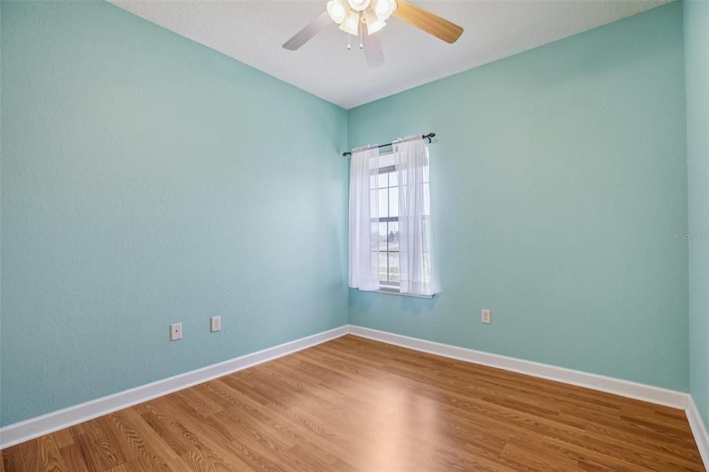 For Sale: $405,000 (3 beds, 3 baths, 2421 Square Feet)