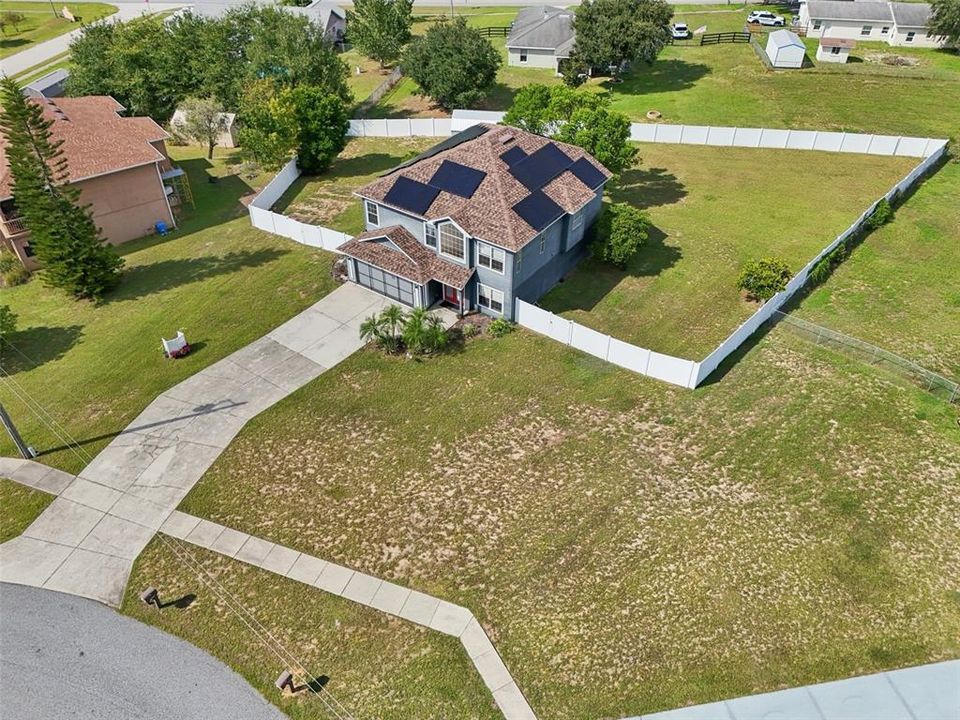 For Sale: $405,000 (3 beds, 3 baths, 2421 Square Feet)