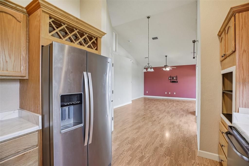 For Sale: $405,000 (3 beds, 3 baths, 2421 Square Feet)
