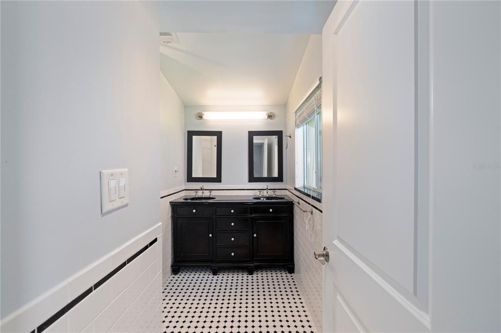 For Sale: $1,449,900 (4 beds, 3 baths, 3213 Square Feet)