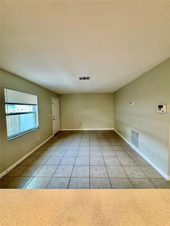 For Rent: $1,750 (2 beds, 1 baths, 850 Square Feet)